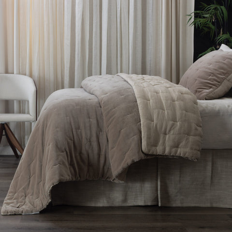 Mesa Mushroom Linen & Velvet Quilt, King