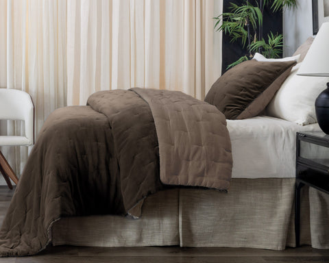 Mesa Tobacco Cotton Velvet Quilt, King