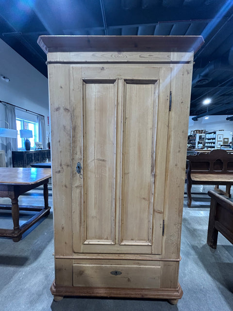 Vintage #20 Armoire