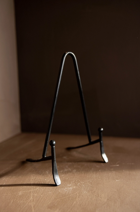 Iron Tabletop Easel