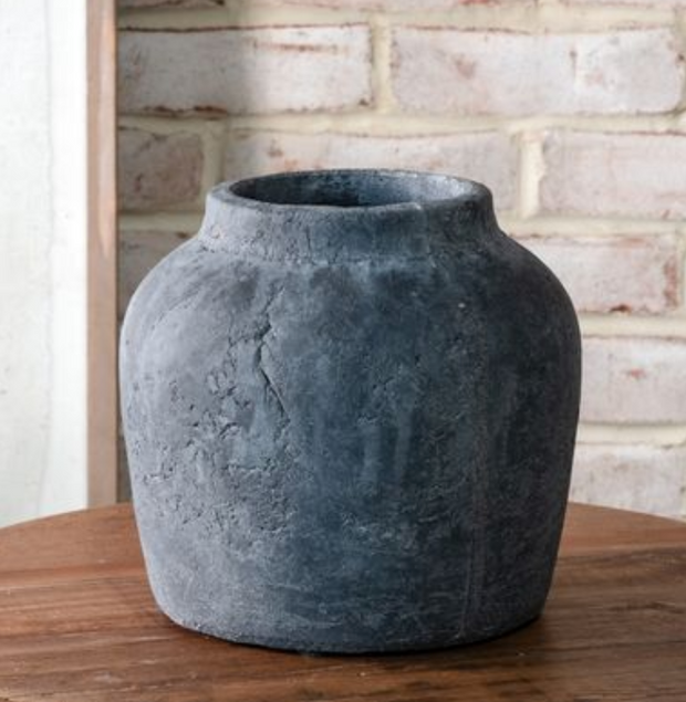 7.9" Black Ginger Vase